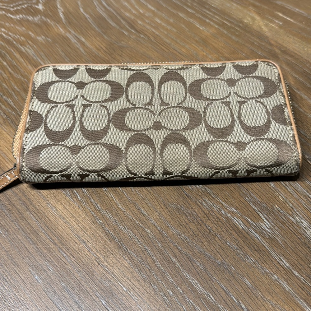 Coach Wallet - Picture 2 of 4